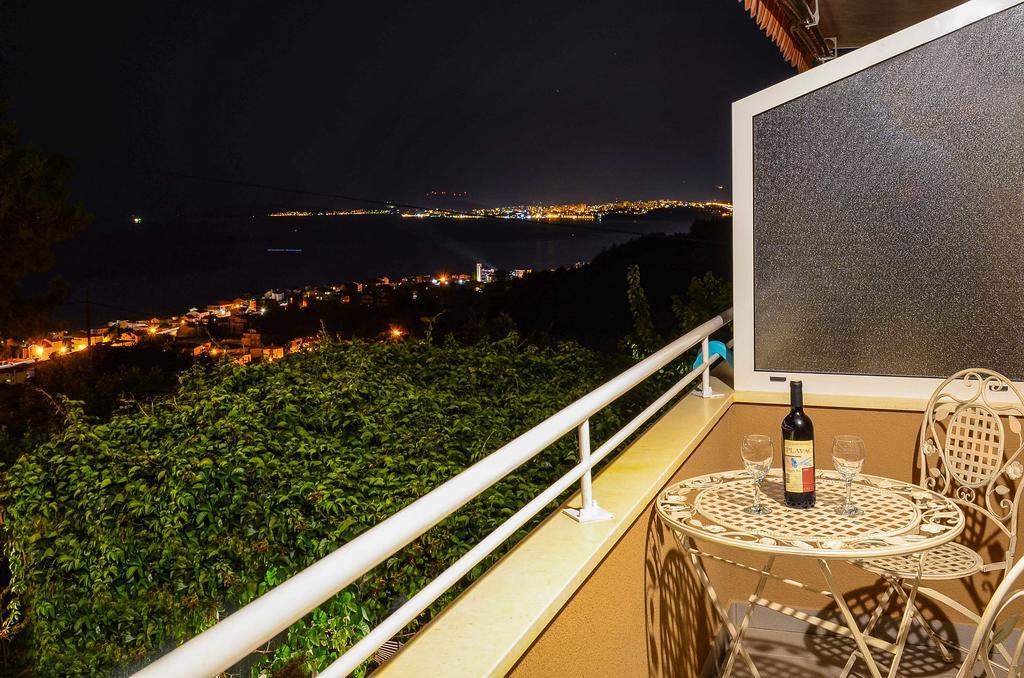 Apartments Intrada Подстрана Екстериор снимка