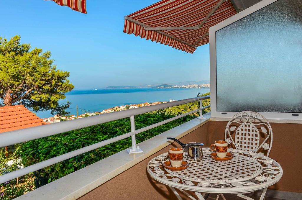 Apartments Intrada Подстрана Екстериор снимка